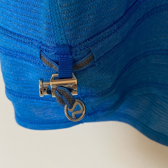 Lululemon workout tank top with built in bra - Picture 4 of 5